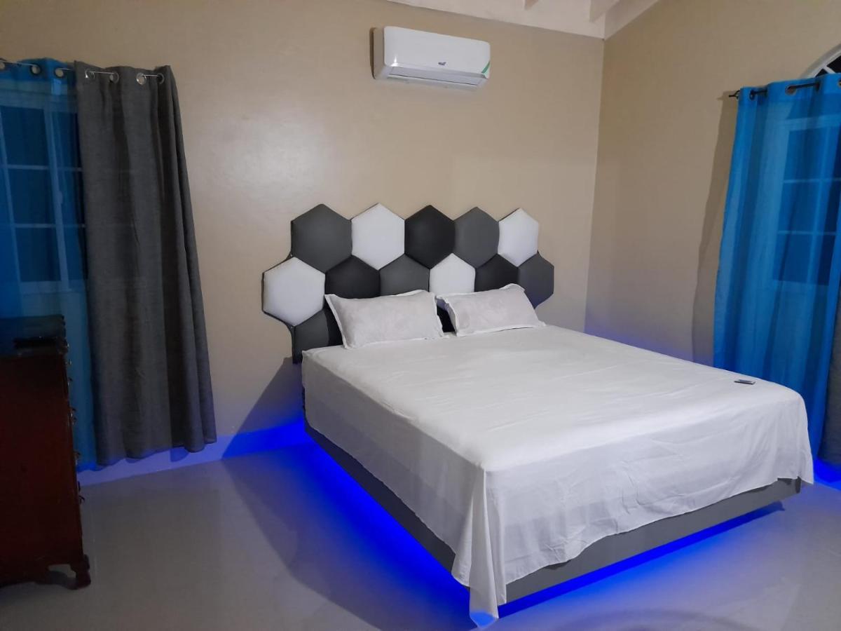 Loodik Vacation Home Brompton Manor Black River Luaran gambar